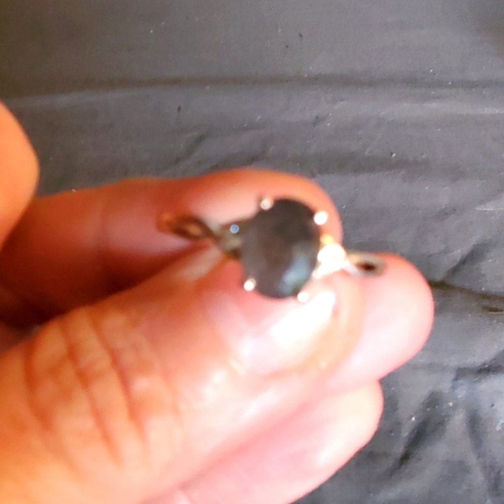 Ring - Picture 2 of 6